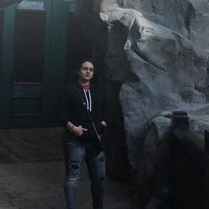 Meet your Posher, Alicia